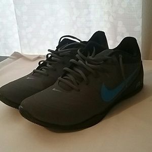 EUC Mens Nike Black Blue and Grey Size 13 Shoes